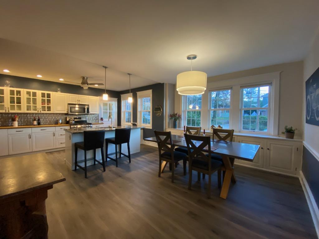 Kitchen dining room